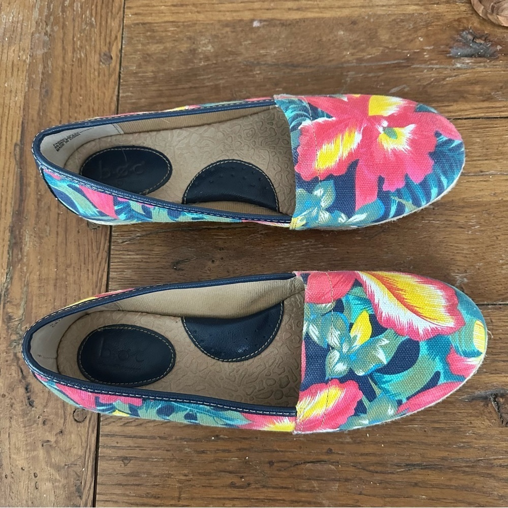 Born Concepts Hawaiian Floral Canvas Slip-On Shoes Size 9.5M - Picture 3 of 7